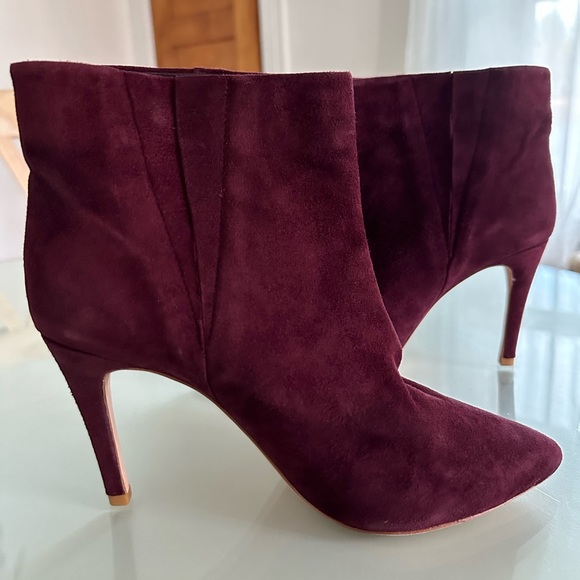 🎉🎉Host Pick 🎉🎉Joie burgundy suede ankle boots. Size 8.5 (IT 38.5) - Picture 4 of 6
